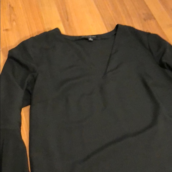 Banana Republic V-Neck Bell Sleeve - Picture 2 of 3
